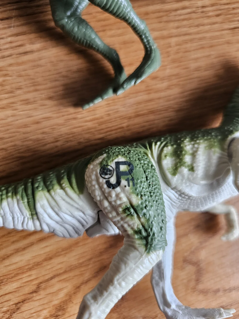 Jurrasic Park 4 Dinosaur LOT 9 Inch Raptors & More
